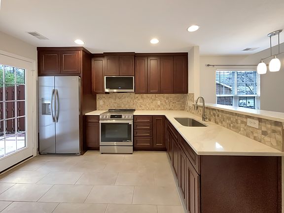 5th image of 5341 Bayou Dr
