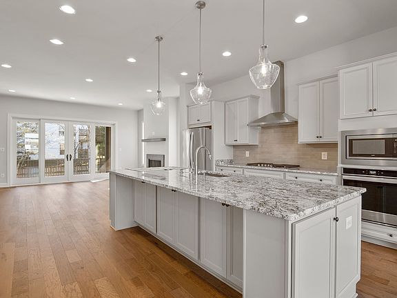 5th image of 4561 Plateau Dr
