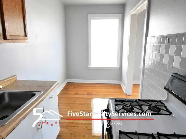 3037 W Lawrence Ave #2B — Photo 4