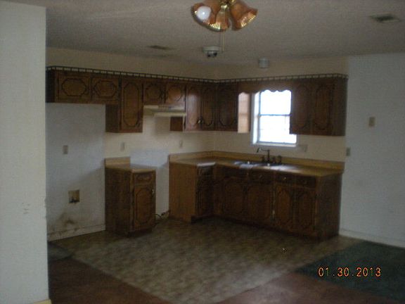 2nd image of 168 Richmond St