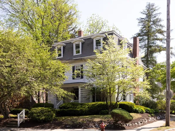 39 Woodward St, Newton, MA 02461