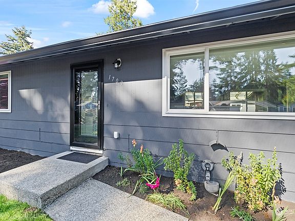 3rd image of 1709 165th Street Ct E