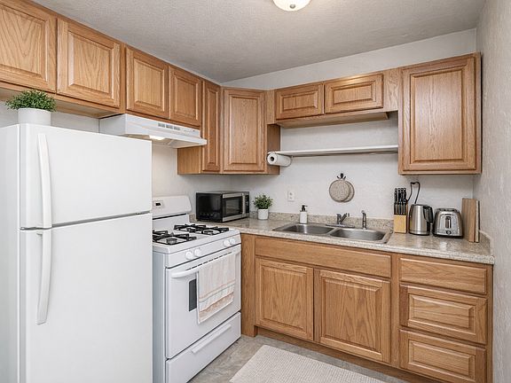 4th image of 615 15th Ave SE APT 7