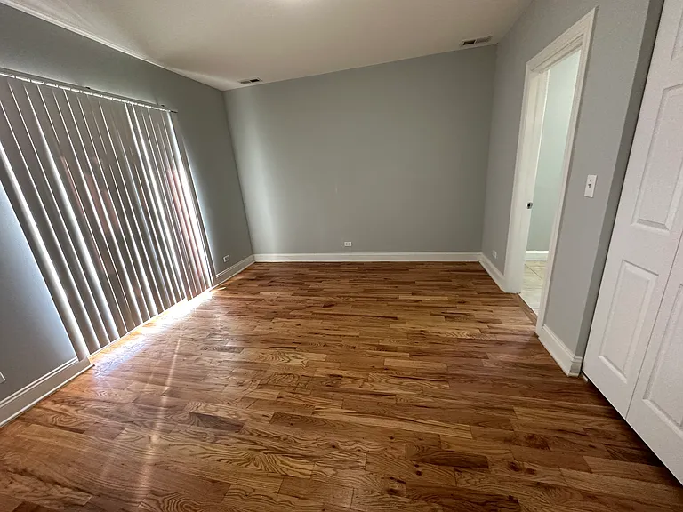5728 S Prairie Ave — Photo 4