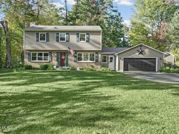 25 Nottingham Drive, Queensbury, NY 12804