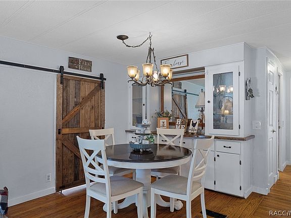 3rd image of 2901 S Pine Ridge Ave