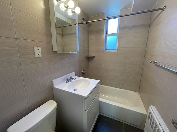 5th image of 1429 Shore Pkwy #33