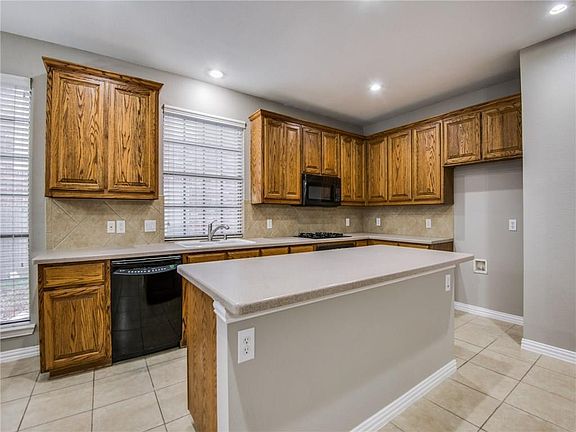 5th image of 2545 Indian Hills Dr
