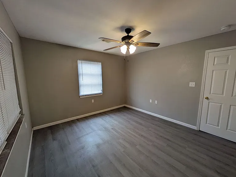 5251 Procter St — Photo 14
