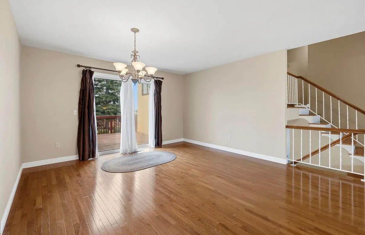 4 bed, 3484 sqft, $725 — Photo 4