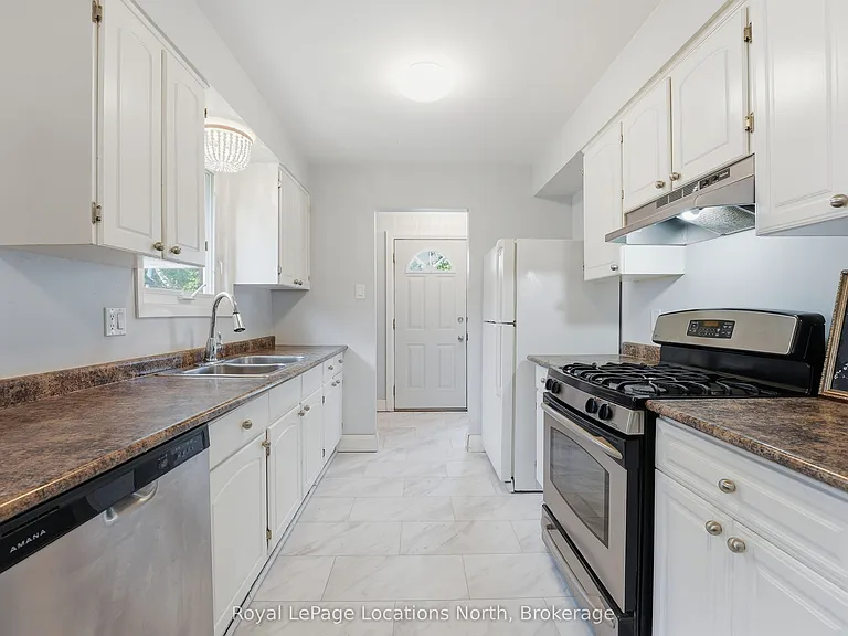32 Courtice Cres — Photo 10