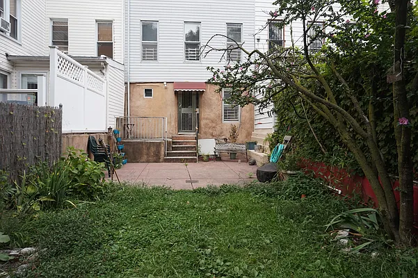 Rented by Citi Nest Group LLC | media 30