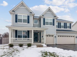 6N465 Valley Cir, St Charles, IL 60174