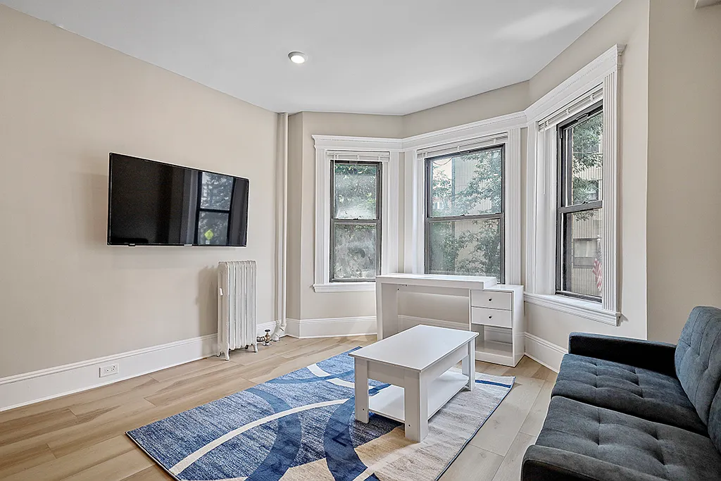 Waldorf Lofts — Photo 2