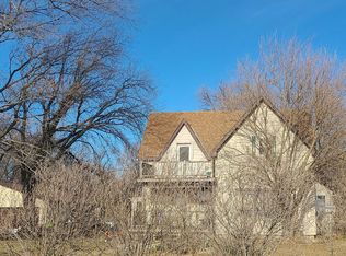 8462 315th St, Clear Lake, IA 50428