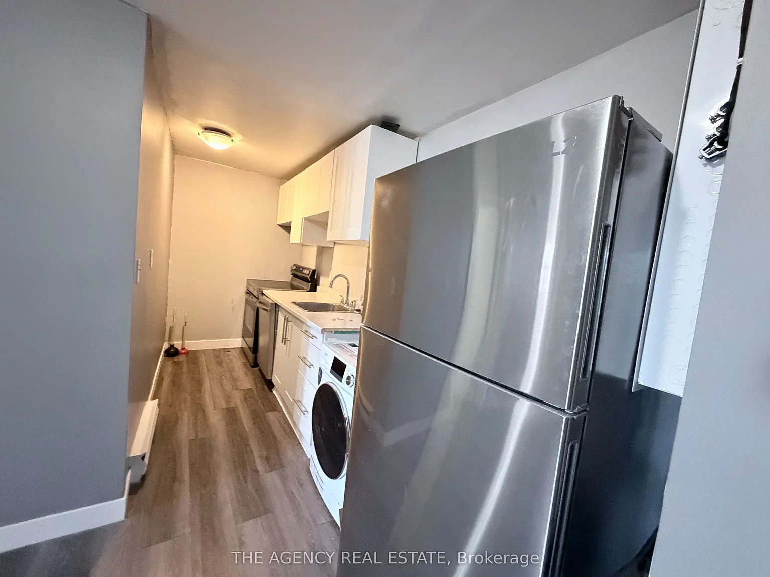 91 Thames St S — Photo 3
