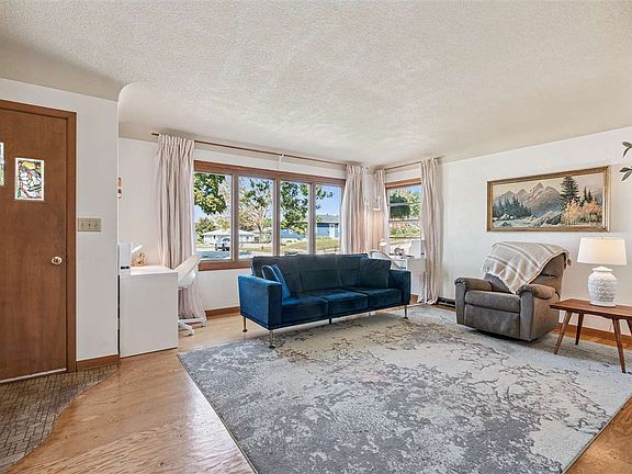 3rd image of 2601 Teresa Dr SW