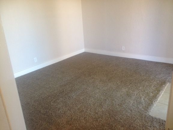 5th image of 2901 E Olive Ave APT B