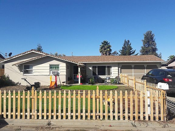3rd image of 610 El Camino Paraiso