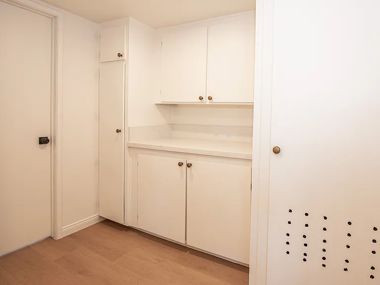 Valeria Apartments — Photo 41