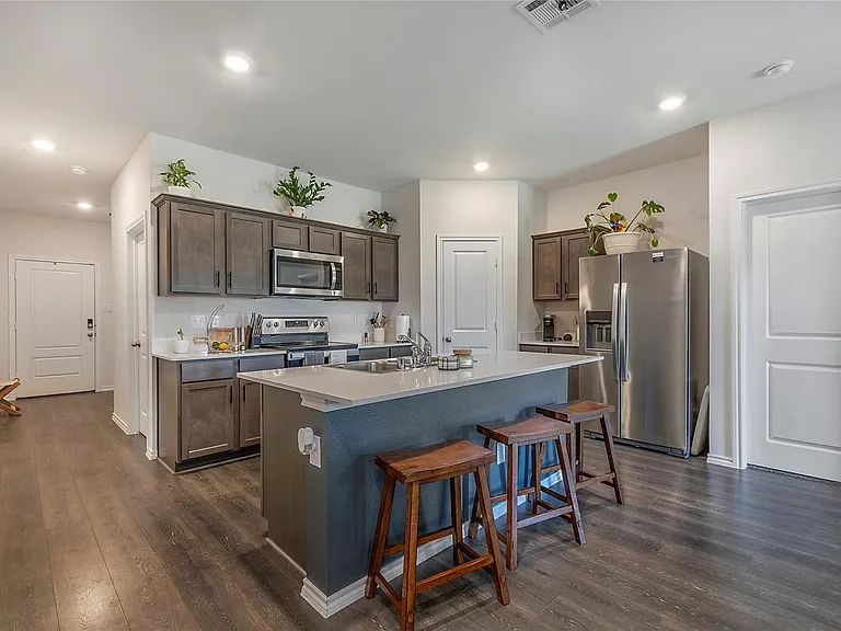 1404 Old Trail Rd — Photo 6