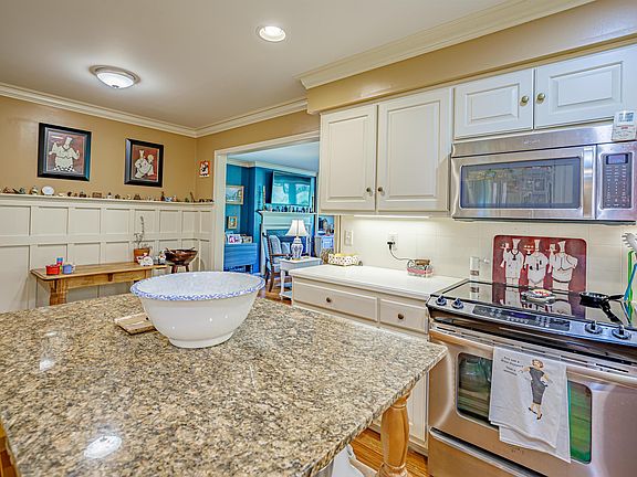 4th image of 150 Hartin Dr