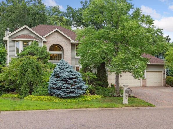 6411 129th St W, Apple Valley, MN 55124