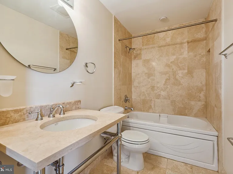 815 King St #5A — Photo 15
