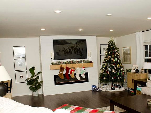 4th image of 7044 Abell Ln