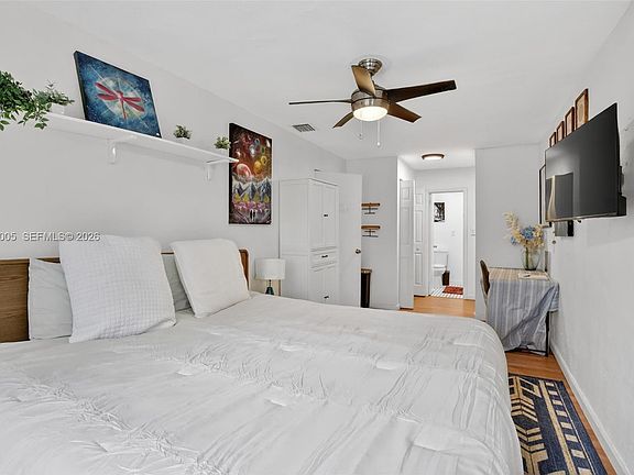 5th image of 6238 Hayes St #1