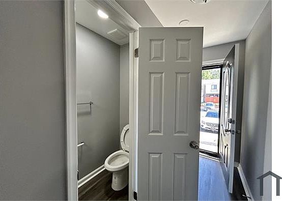 4th image of 8270 Vosges Rd