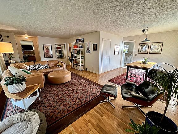 3rd image of 505 Pioneer Dr
