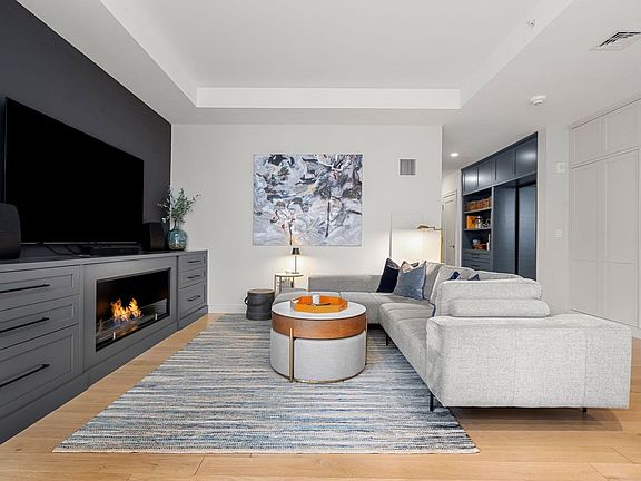 2nd image of 135 Seaport Blvd Unit 1806