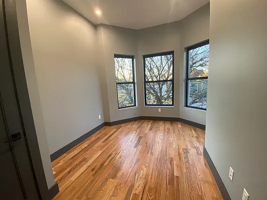 Rented by Premier Metro Realty Corp | media 17