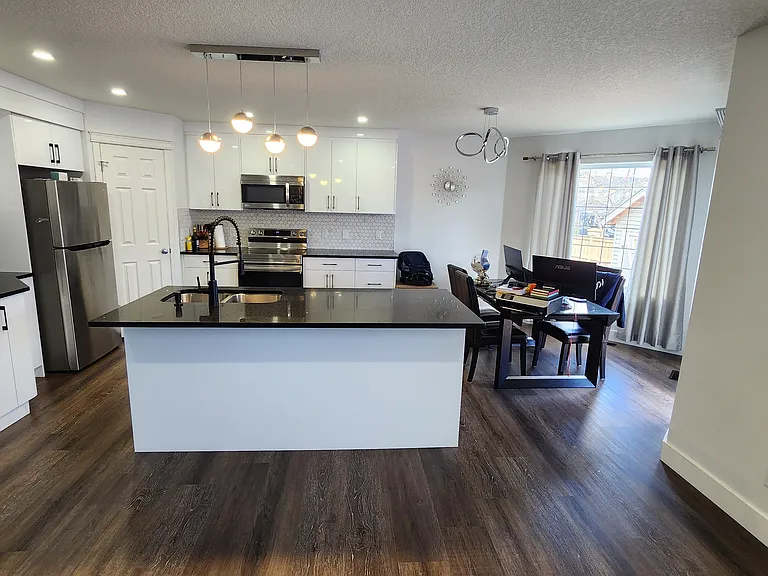 258 Rockborough Grn NW — Photo 8