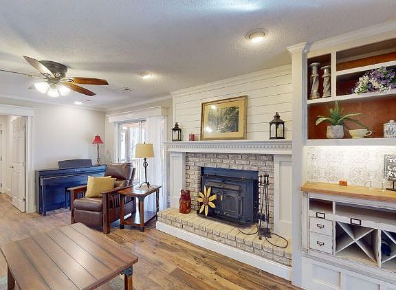 4th image of 9428 States View Dr