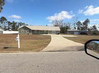 1409 Baymeadows Dr E, Douglas, GA 31535