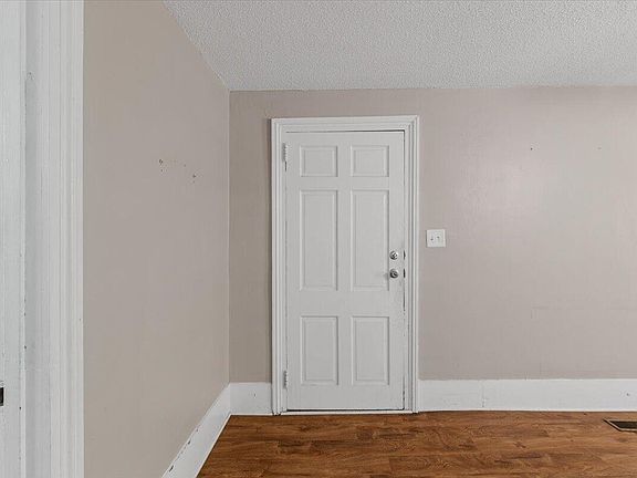 5th image of 700 N Webb St