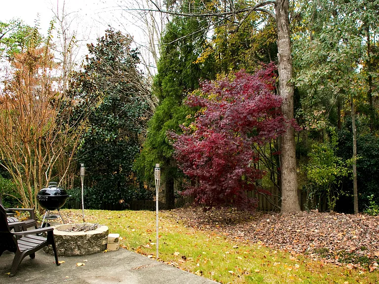 215 Smithdun Ln — Photo 18