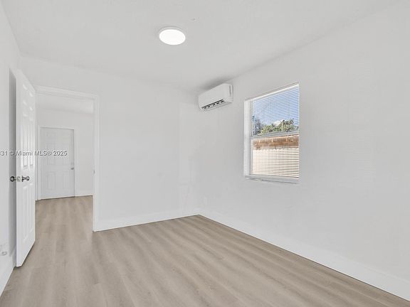4th image of 26540-26542 SW 138th Ct