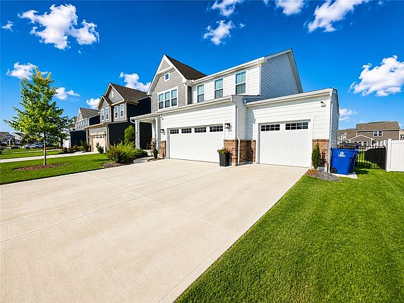 2nd image of 433 Sydney Dr