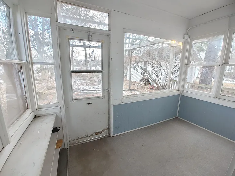 305 Phoenix Ave — Photo 13