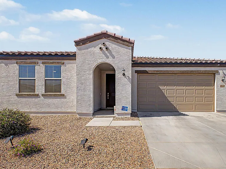 2548 W Grenadine Rd — Photo 2