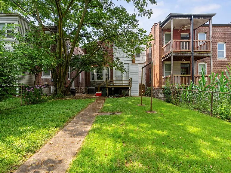 3637 Meramec St — Photo 28