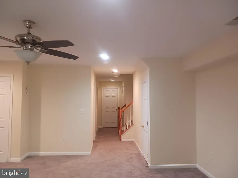 205 Hillside Ct — Photo 19