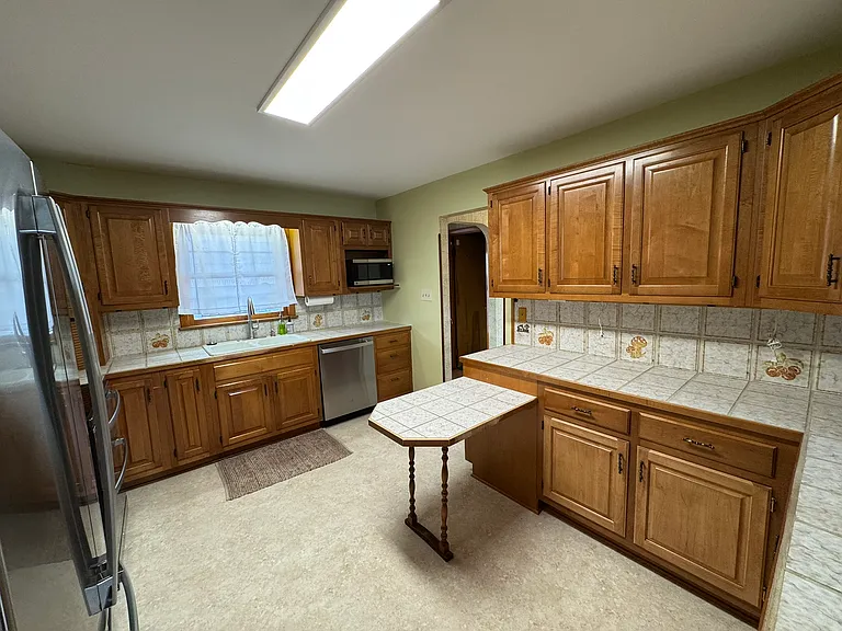 804 Elmwood Ln — Photo 10