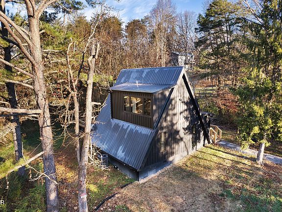 2nd image of 1337 Mortar Rd