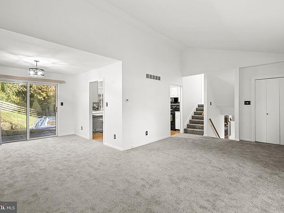 4th image of 1775 Pleasantville Rd