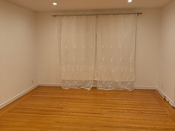 3rd image of 2043 Carroll Ave