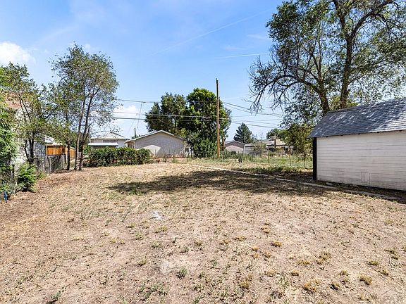 4th image of 1919 E 10th St